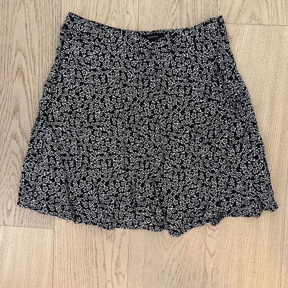 Talula Skirt from Aritzia - Picture 1 of 7